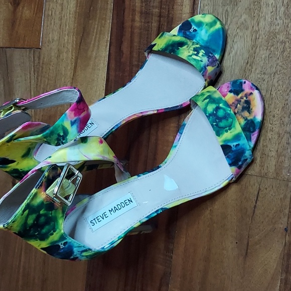 Used Steve Madden Marlenee Heel - Picture 3 of 7